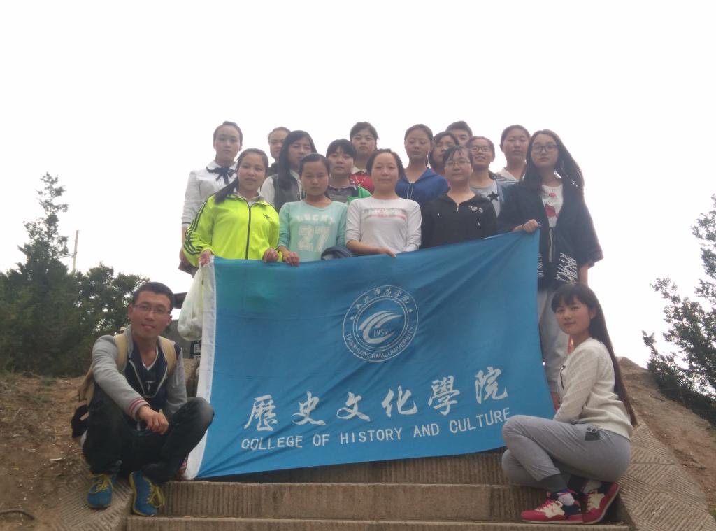 员工党小组活动合影