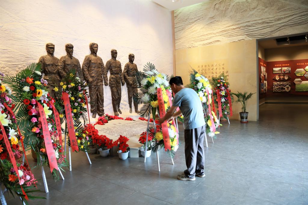 参观了榜罗镇会议纪念馆