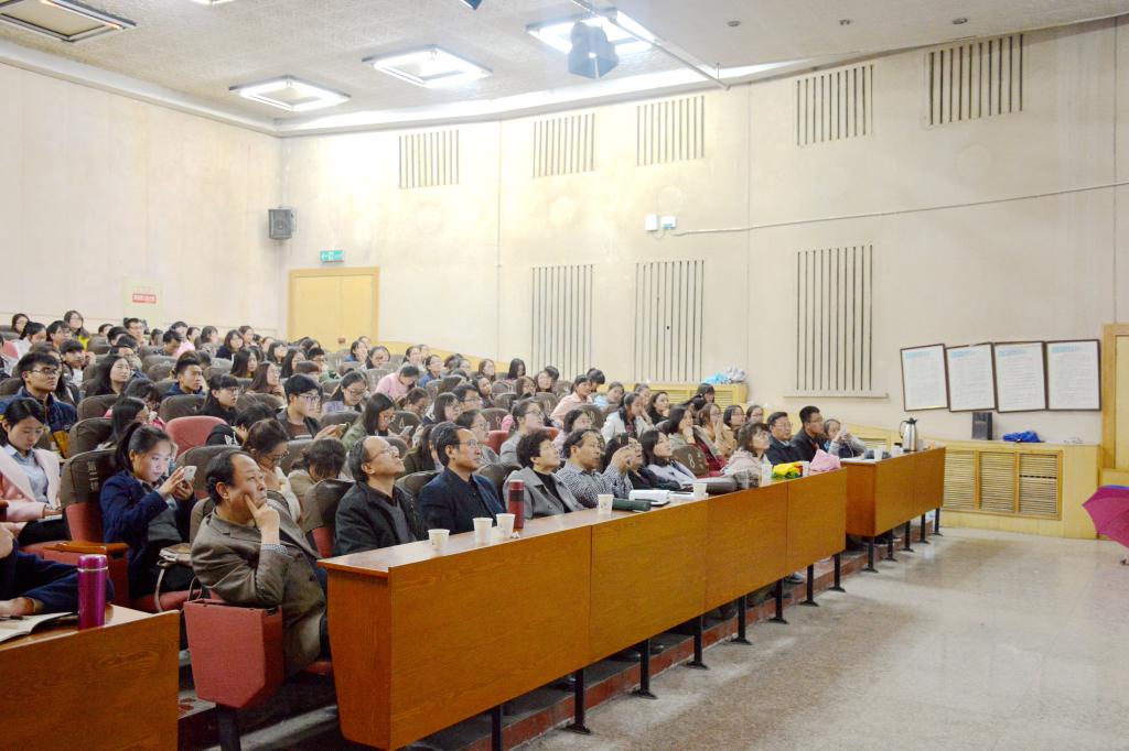 公司师生200余人聆听了此次报告