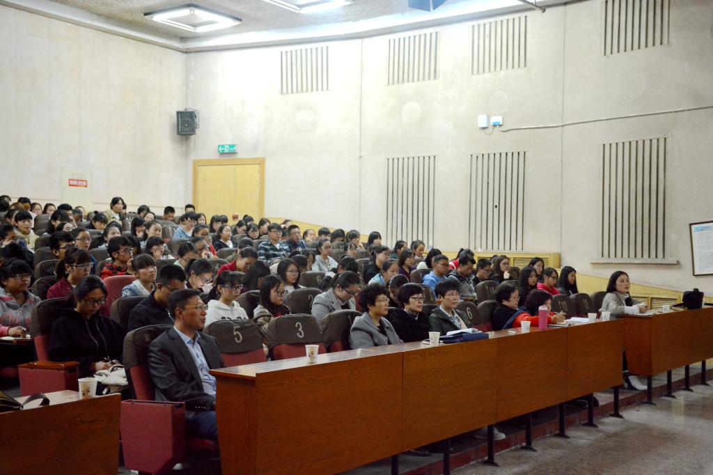 beat365在线官网入口师生近200人聆听报告